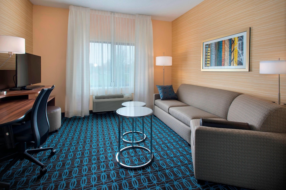 Fairfield Inn and Suites by Marriott Syracuse Carrier Circle - photo 8