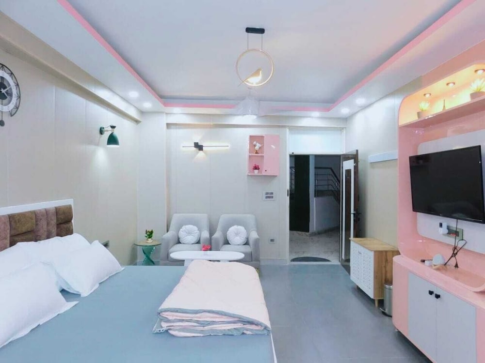 Luxury Studio Apartment at Noida — 4-Star Luxury Hotel in Noida, India
