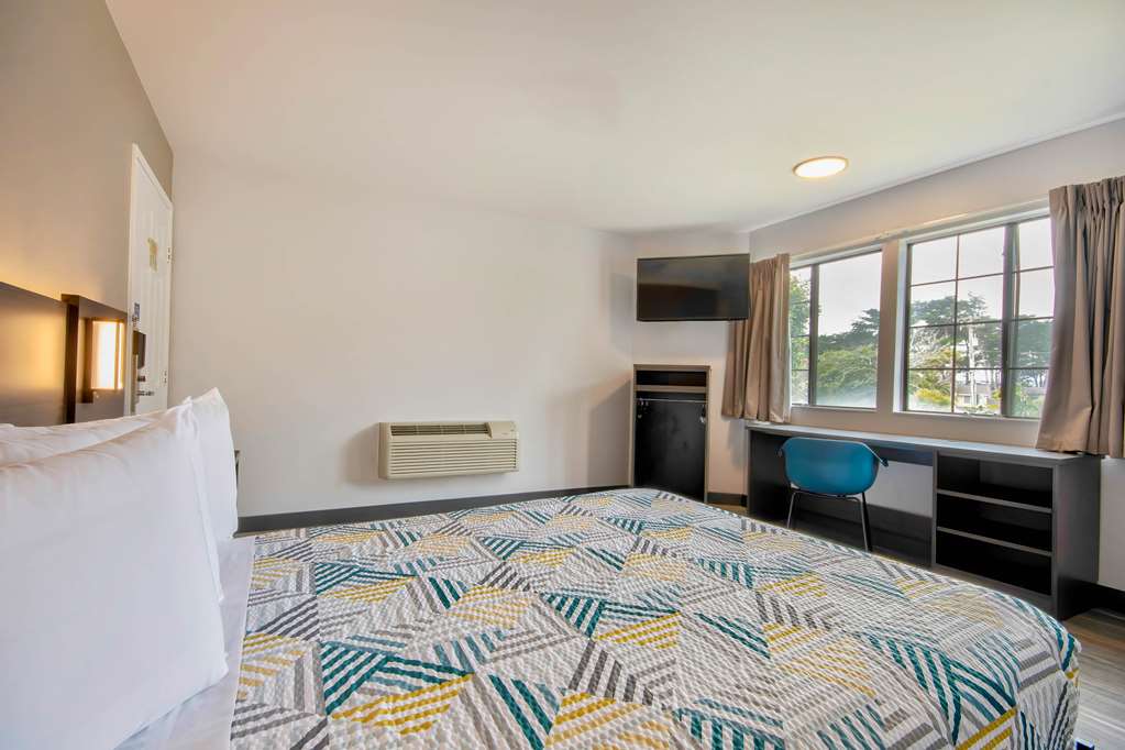 Motel 6 Marina CA Monterey - photo 7