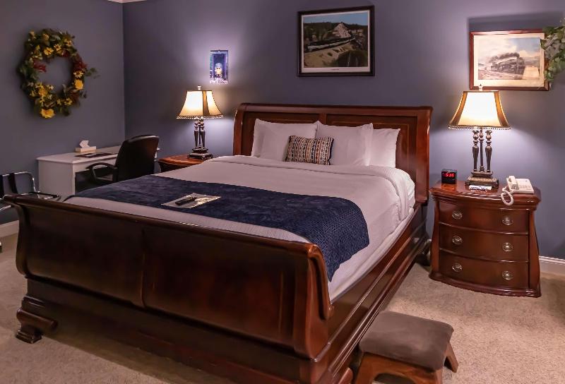 Depot Inn and Suites - photo 21