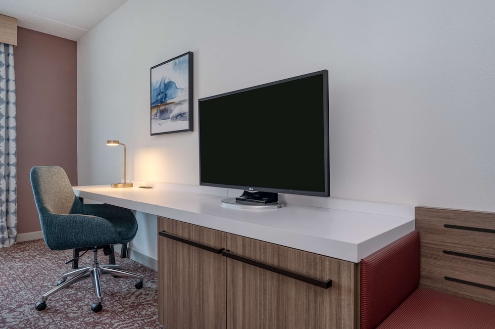 Hilton Garden Inn Clarksburg - photo 4