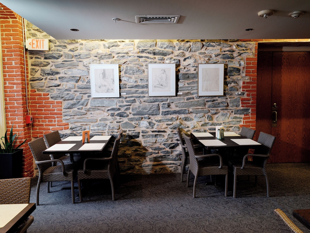 Lancaster Arts Hotel - photo 38
