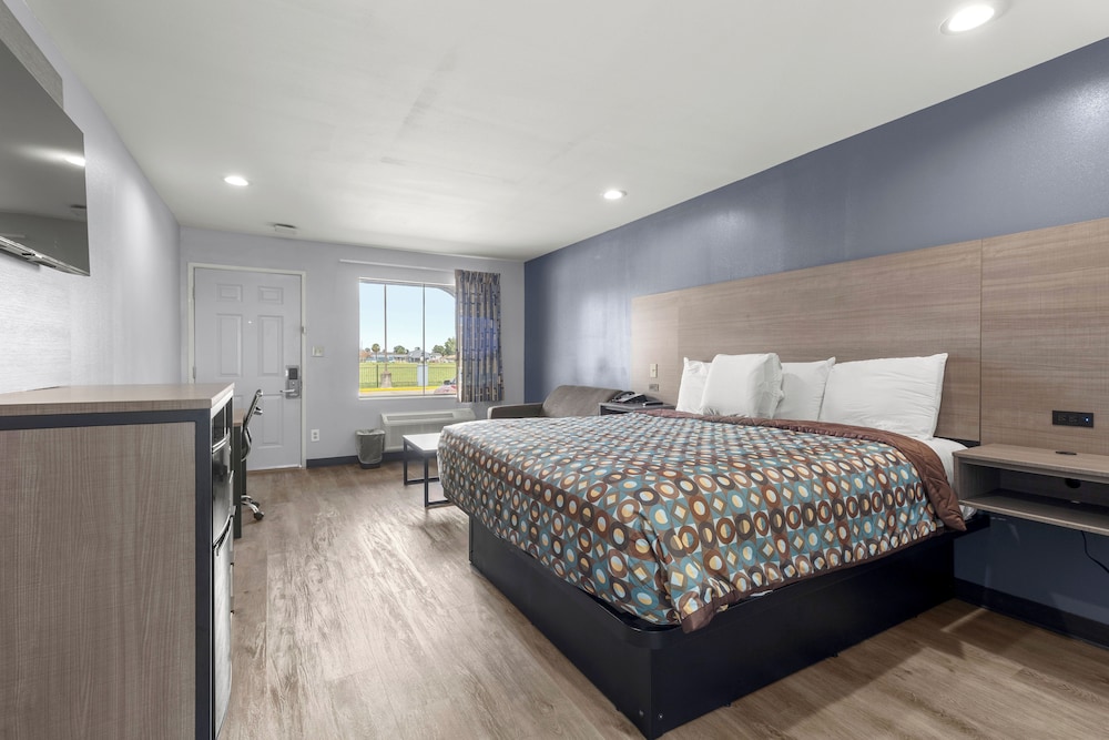 Express Inn and Suites - photo 17