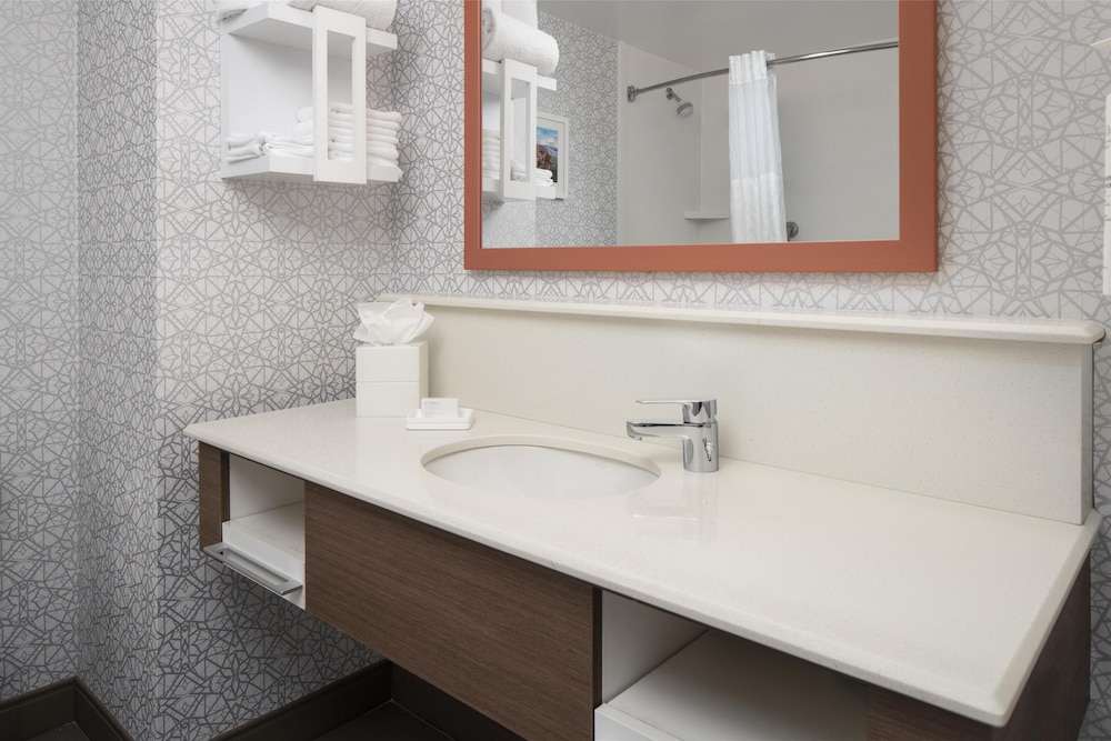 Hampton Inn & Suites Yonkers Westchester - photo 18