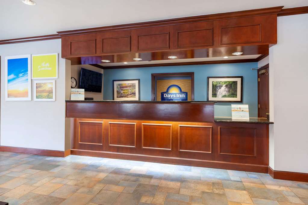 Days Inn by Wyndham Austintown - photo 6