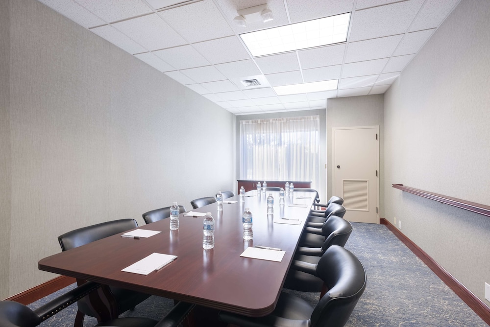 Hampton Inn Mount Airy - photo 48