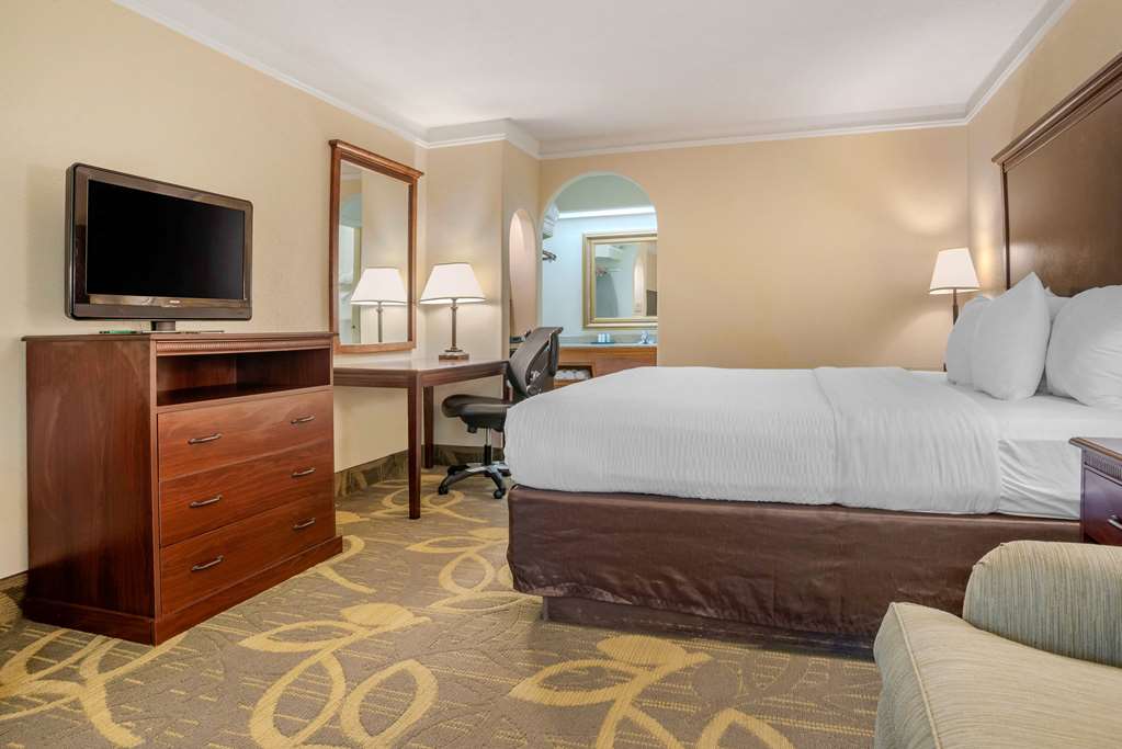 Clarion Inn and Conference Center - photo 14
