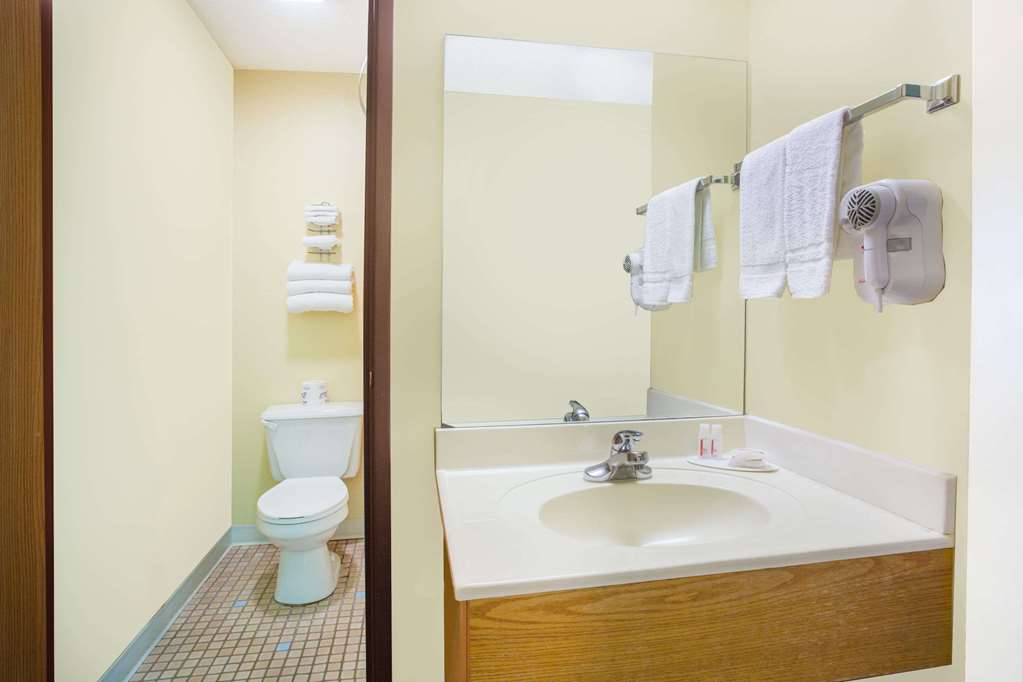 Days Inn by Wyndham Lexington NE - photo 10