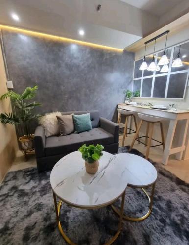 Cozy Room At Sea Residences — 4-Star Luxury Hotel in Manila, Philippines