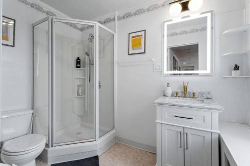 5BR 3BA Family Retreat 2 Blocks from Beach — Atlantic City — photo 3