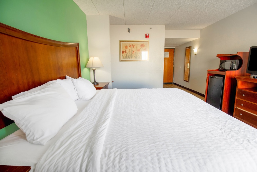 Tulsa Square Hotel Central I 44 By OYO - photo 15