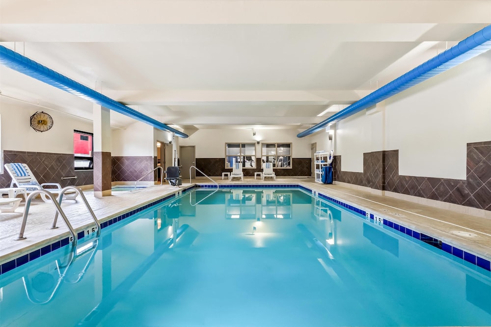 Hampton Inn Laramie - photo 40