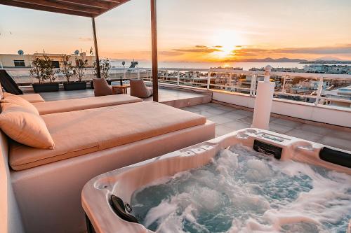 Suites with Magical View & Jacuzzi — 4-Star Luxury Hotel in Alimos, Greece
