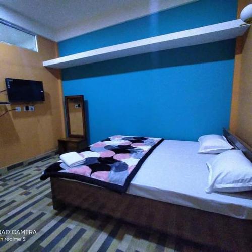 Monirams Inn. - carbon neutral hotel in Unknown City