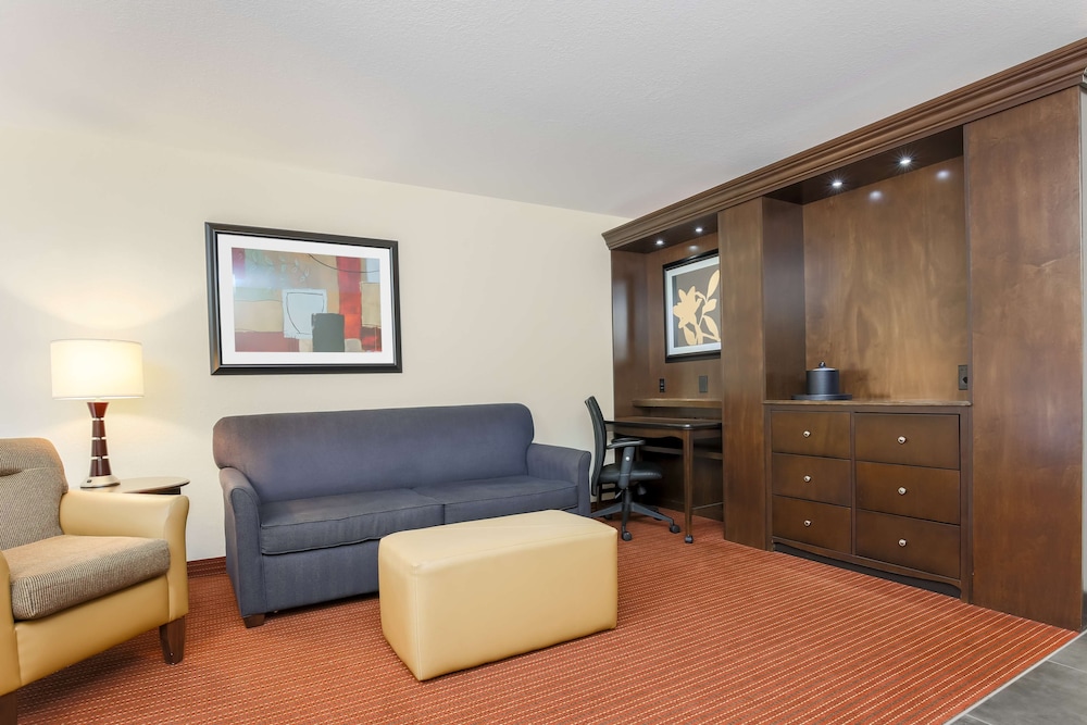 Hampton Inn Champaign Urbana - photo 24