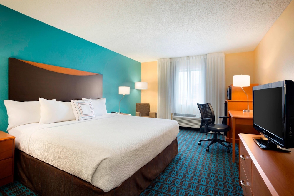 Fairfield Inn & Suites Fort Worth University Drive - photo 4
