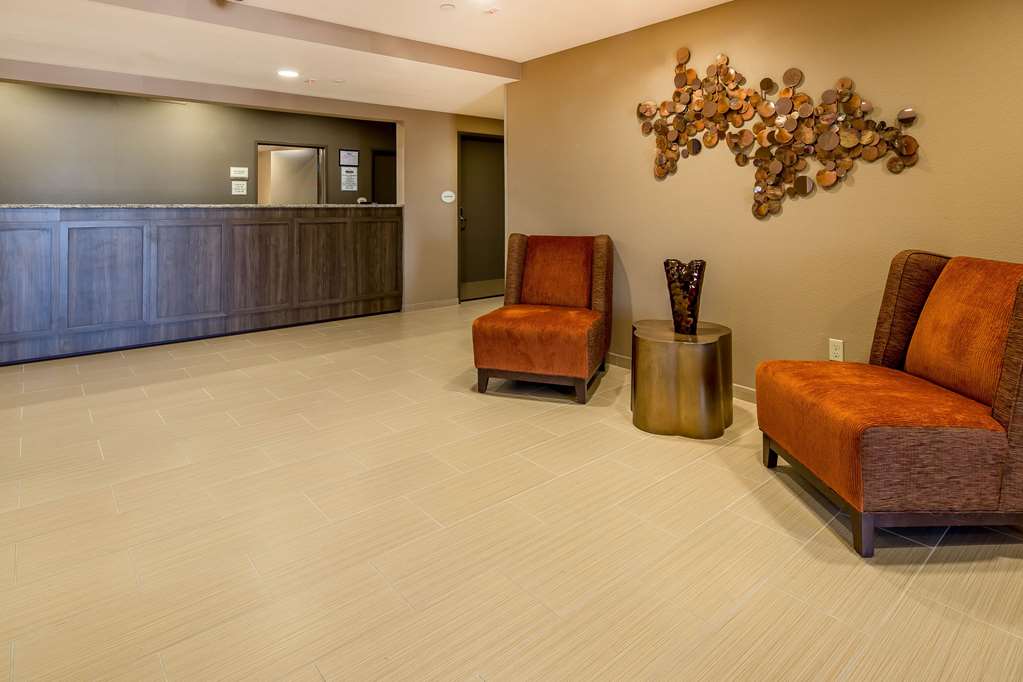 Suburban Studios Midland I 20 - photo 7