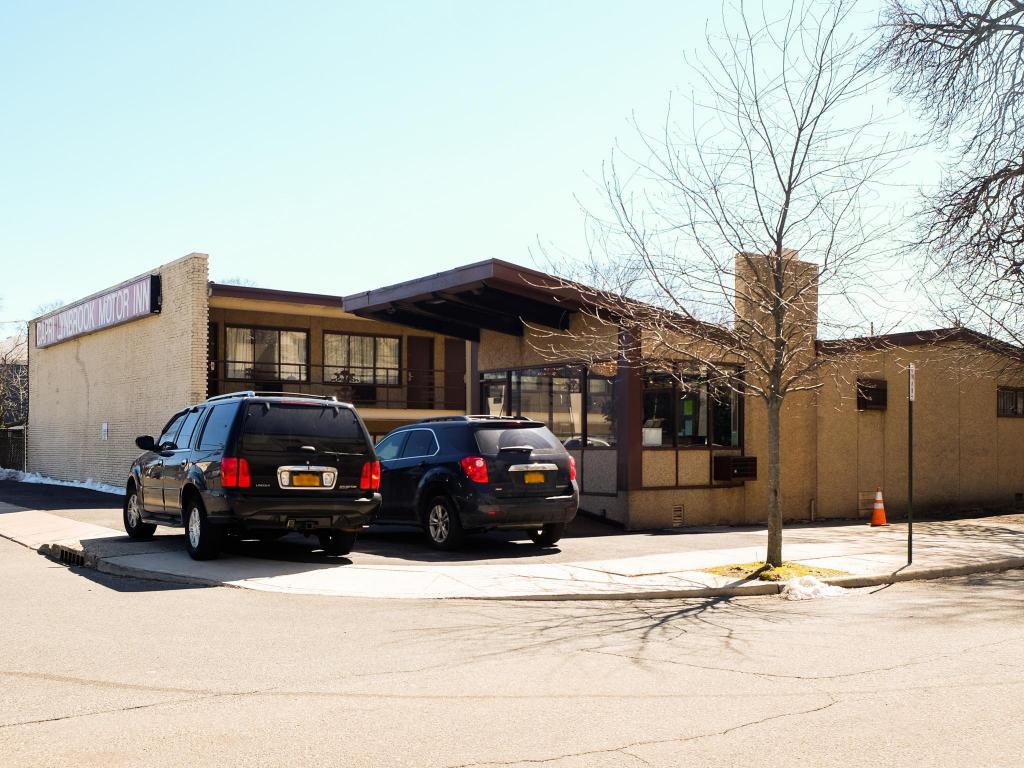Capri Lynbrook Motor Inn - photo 17