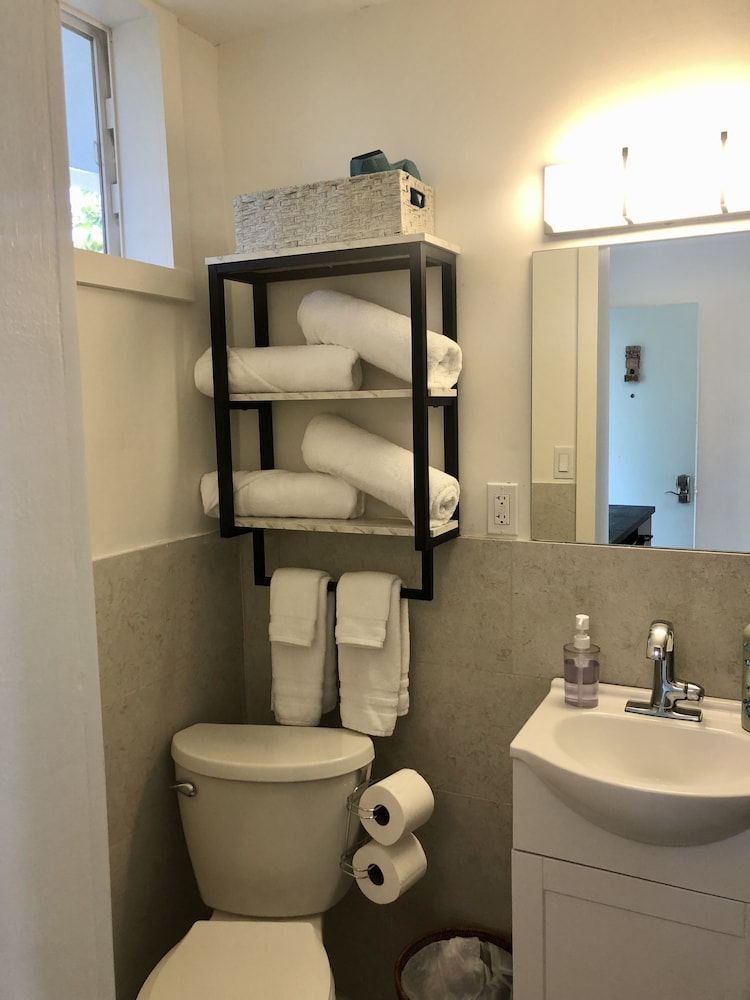 Kona Tiki Hotel - photo 42