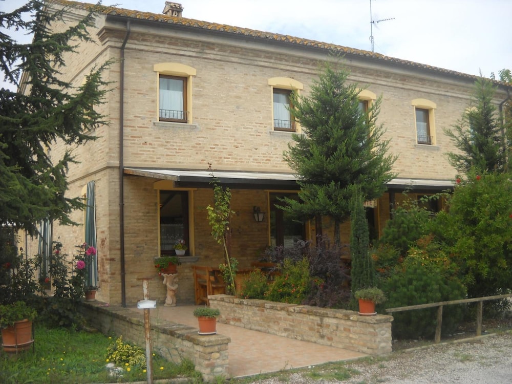 Al Casolare — hotel in Corinaldo