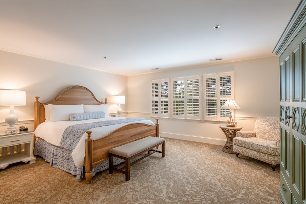Chatham Wayside Inn - photo 9