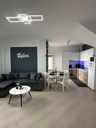 Relax House 2 — 4-Star Luxury Hotel in Pefkochori, Greece