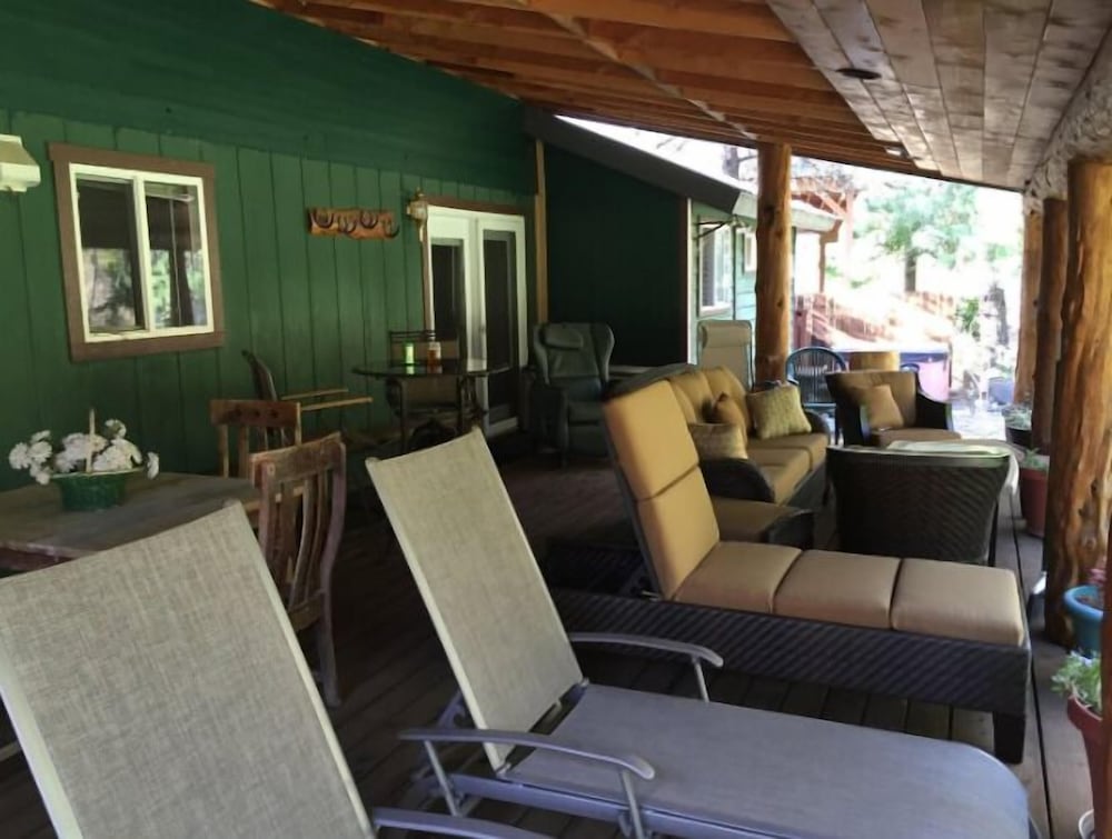 The Last Resort Lodge - photo 20