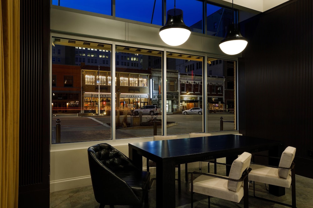 Cyrus Hotel Topeka a Tribute Portfolio Hotel - photo 4