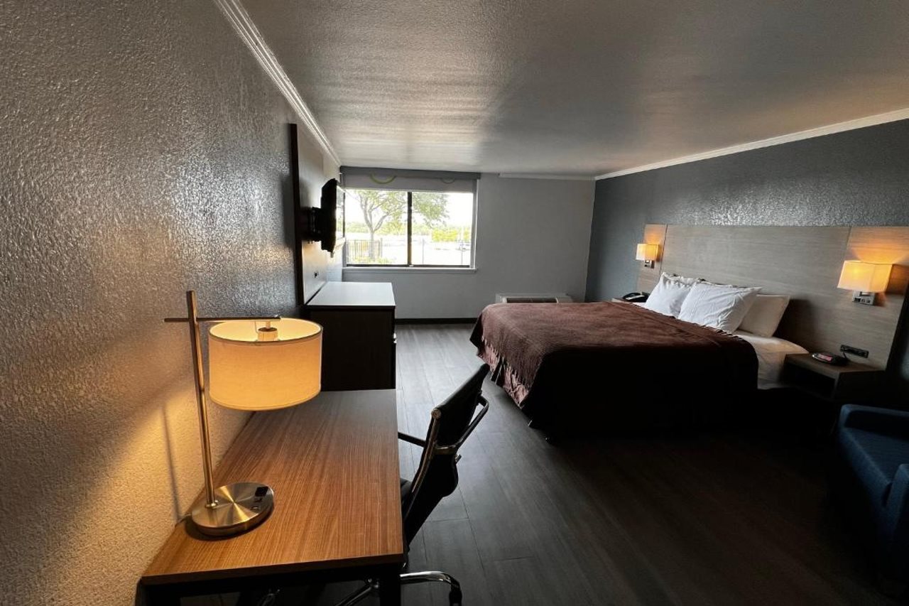 Super 8 by Wyndham Fort Worth Entertainment District - photo 21