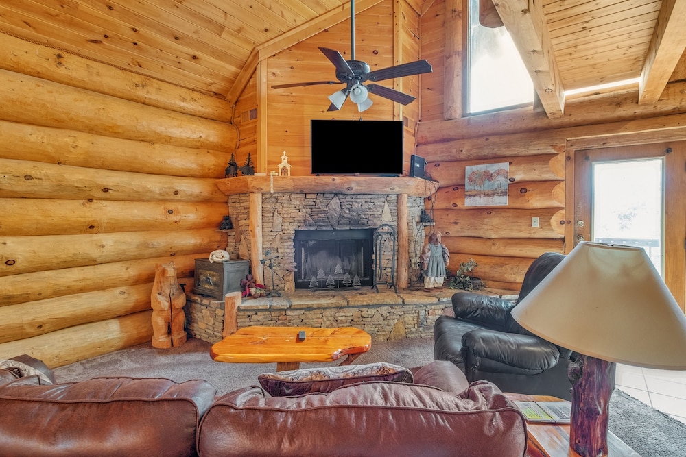 Star Views Secluded W mountain Views 2 Bedroom Cabin by Heavenly Views Resort - photo 13