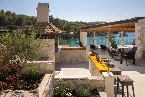 Vila Ive — 4-Star Luxury Hotel in Hvar, Croatia