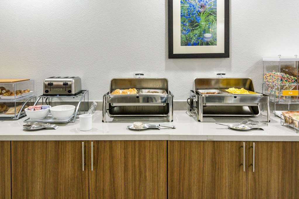 Comfort Suites DeSoto Dallas South - photo 41
