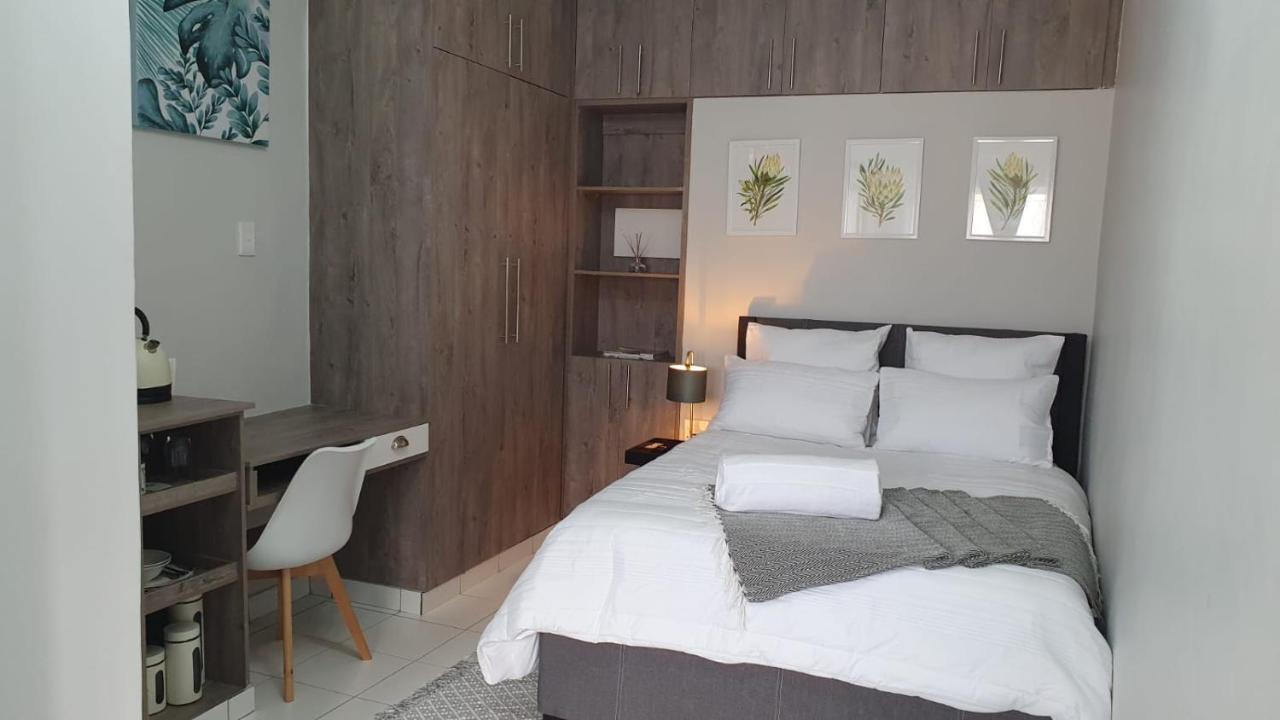 Refresh Cottage near OR Tambo Airport & Greenstone — 4-Star Luxury Hotel in Edenvale, South Africa