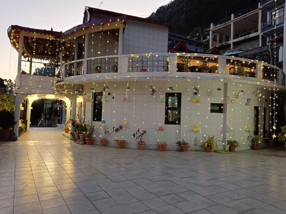 Haya palace With Best Facilities in Bhowali, India