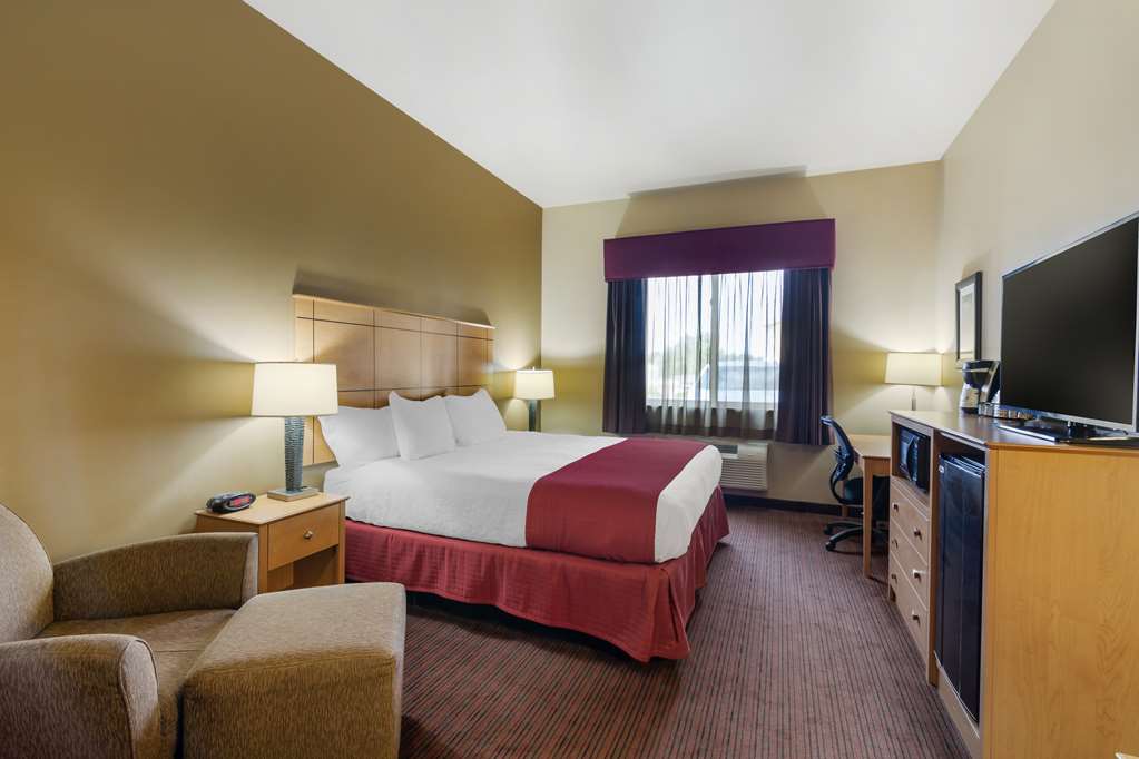 Best Western Golden Prairie Inn & Suites - photo 27