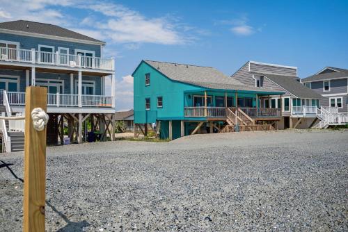 A Pirate's Paradise by Oak Island Accommodations - photo 8