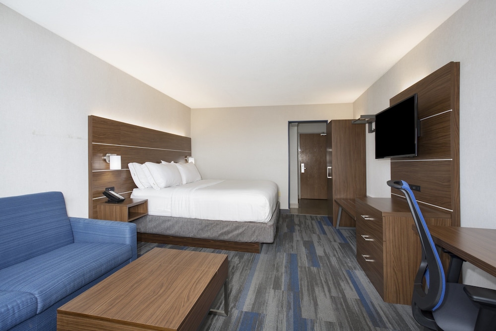 Holiday Inn Express Kansas City at the Legends by IHG - photo 9