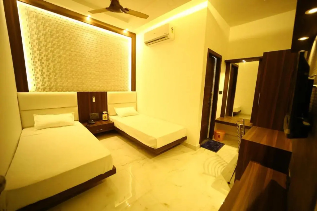 Hotel Byke Ride Walkable From Agra Cantt Railway Station — Agra