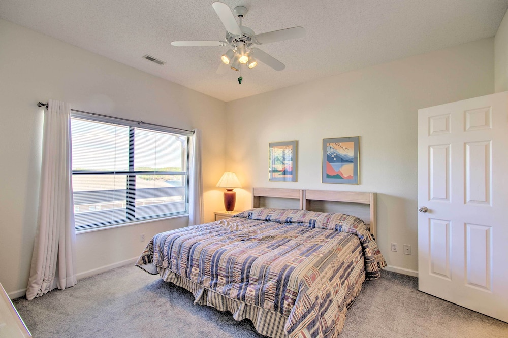 Waterfront Condo with Resort Perks in Lake Ozark — 4-Star Luxury Hotel in Lake Ozark, United States