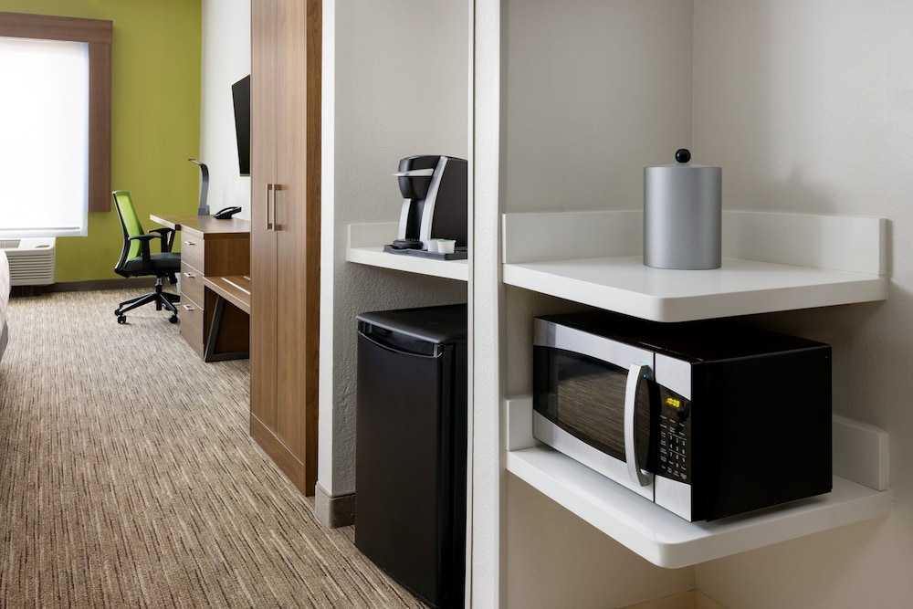 Holiday Inn Express & Suites Oakhurst Yosemite Park Area - photo 39