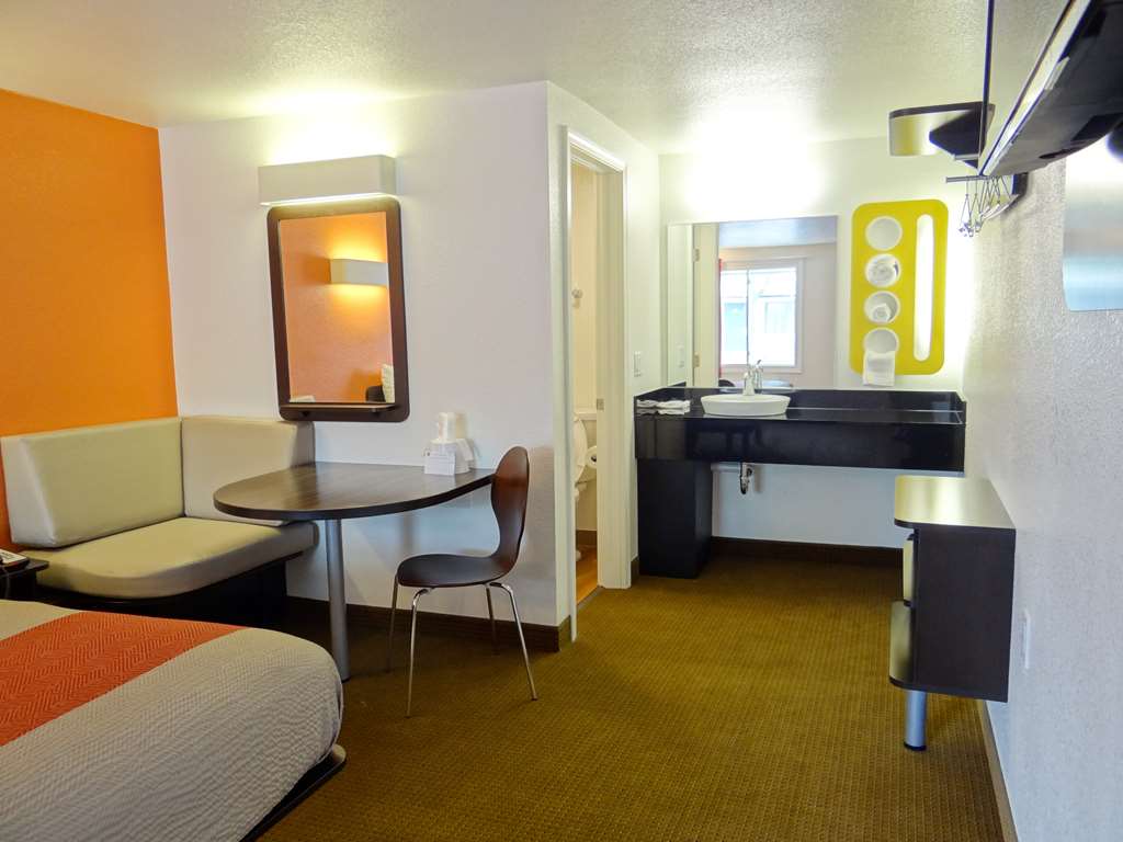 Motel 6 Erie PA - photo 7