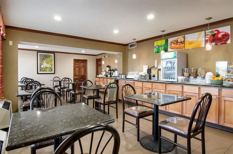 Quality Inn Merriam Kansas City - photo 39