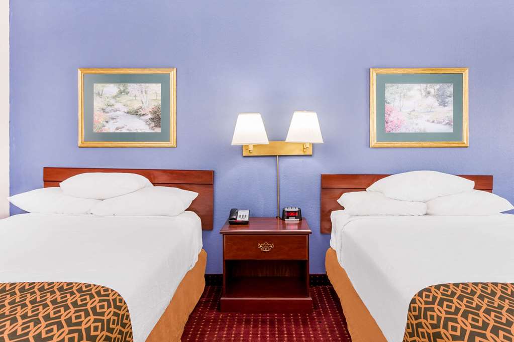 Days Inn by Wyndham Lavonia - photo 11