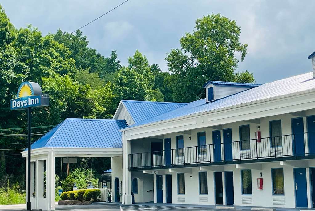 Days Inn by Wyndham Harriman - photo 4