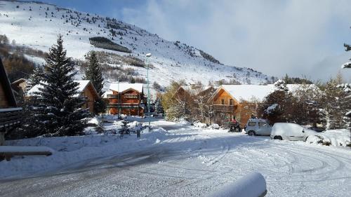 Studio Douillet Aux Deux Alpes — hotel in Mont-De-Lans