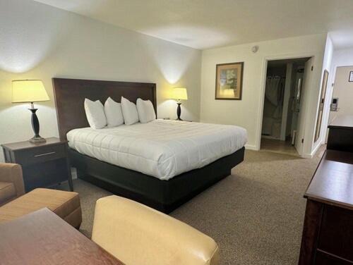 Eagles Nest Hotel - photo 17