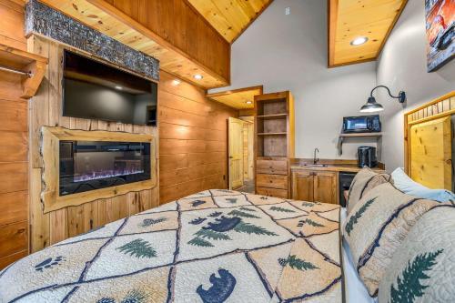 Tennessee Whiskey Indoor Pool Amazing Views Theater Room Hot Tub 5 Star Luxury - photo 31