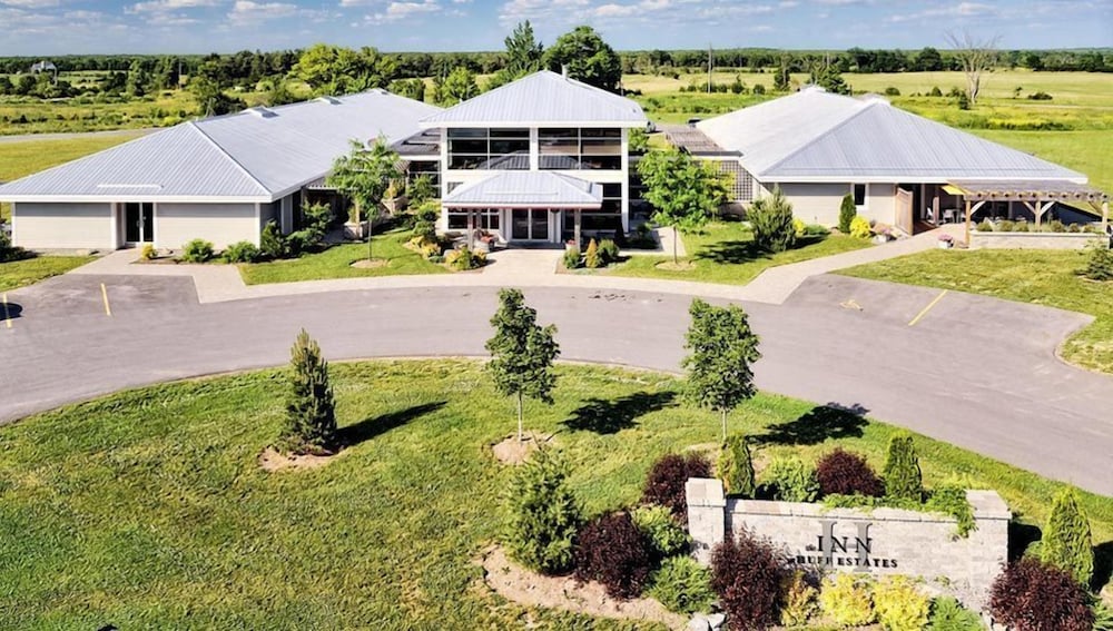 Huff Estates Inn & Winery in Prince Edward, Canada