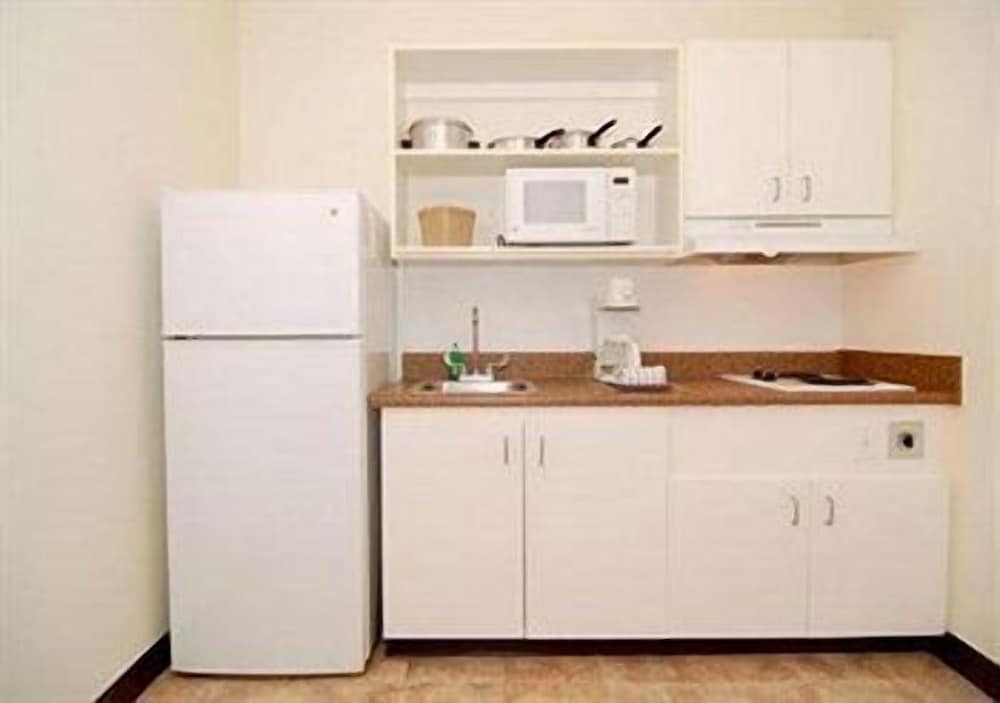 Birch Hill Suites Lakeland - photo 28