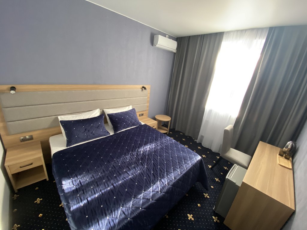 7 Nebo Hotel — hotel in Shakhty